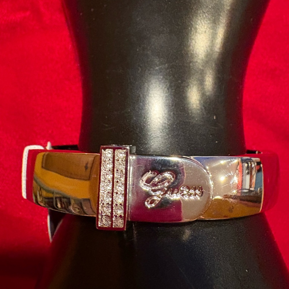 Guess Hinged Bangle Bracelet Silver tone w/Rhinestones. New w Tags/Certificate